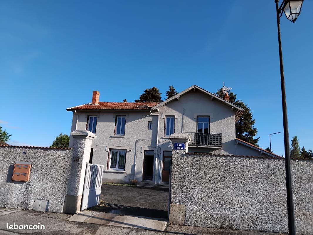 Appartement 3 pièces 64 m² · à Sury-le-Comtal · 64 m² · 572 €/mois