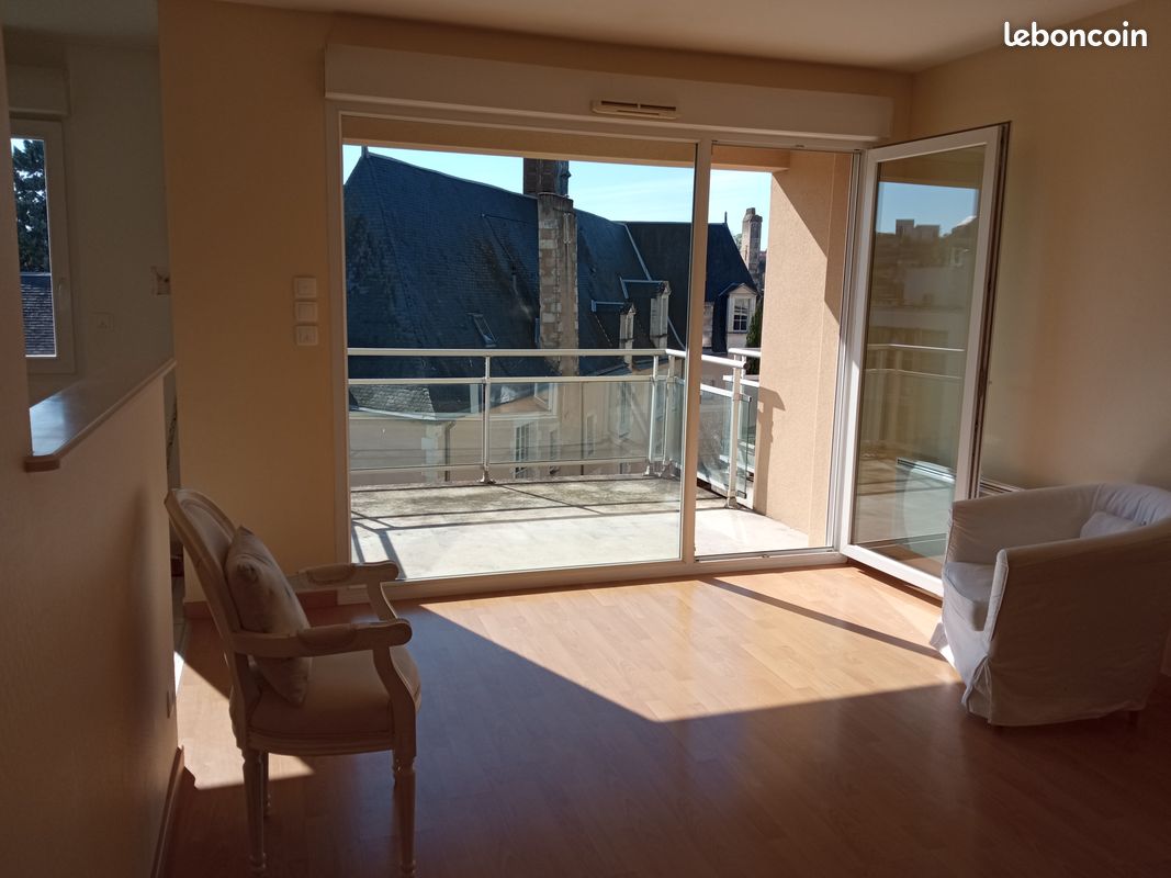 Appartement 4 pièces 96 m² · à Poitiers · 96 m² · 1 060 €