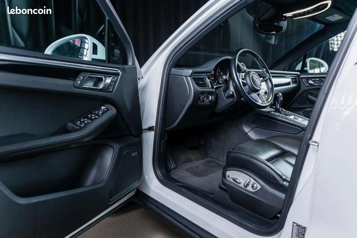 Porsche Macan 2.0 252 ch PDK * Toit Panoramique * Volant Chauffant * Sièges Ventilés * Cuir Noir * Caméra * LED (image 13)