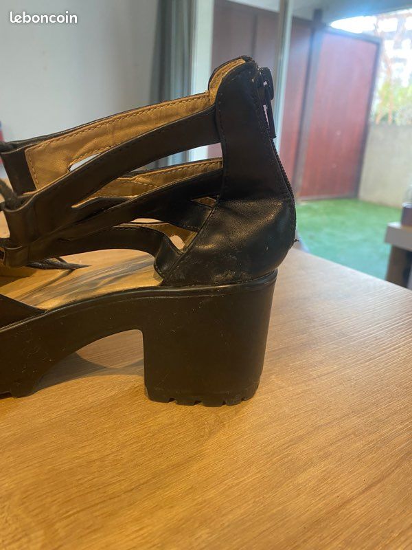 Boohoo Sandale Lacet Plateforme Sandales Noires Lacets