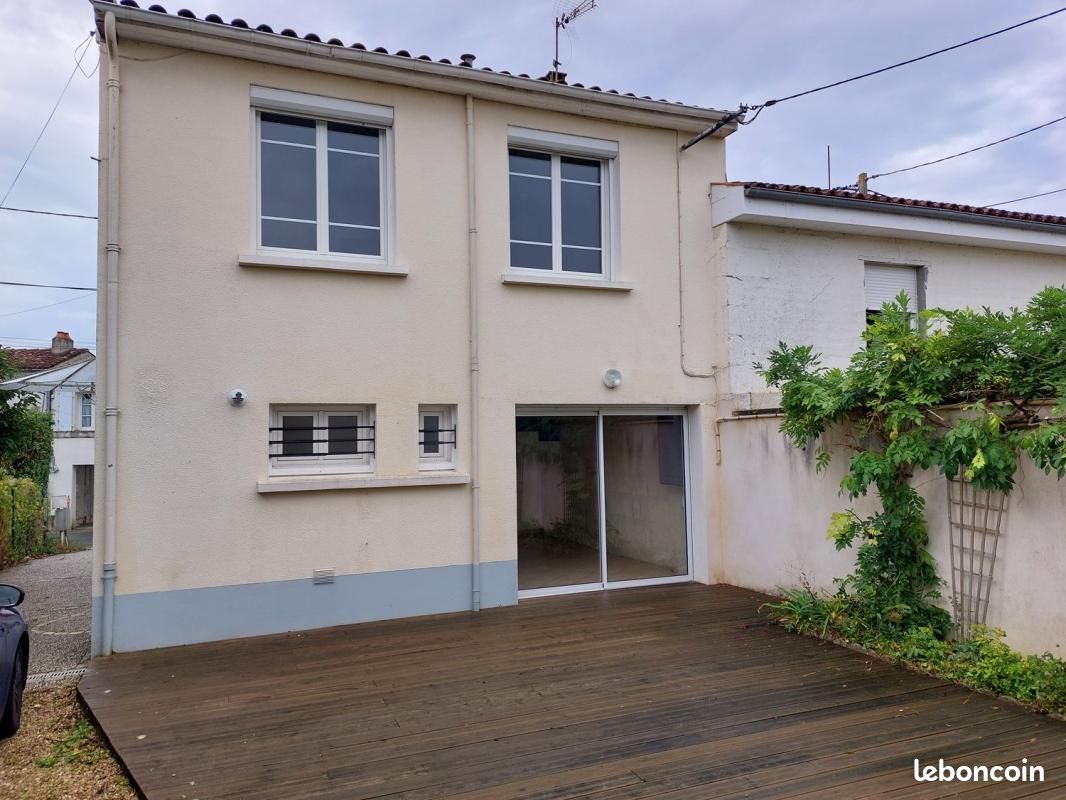 Maison 6 pièces 99 m² · à Saintes · 99 m² · 245 000 €