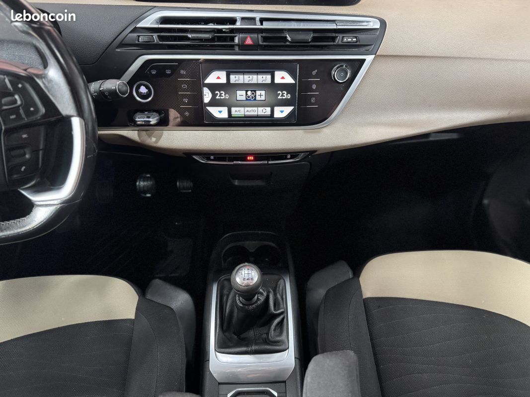 Citroen c4 e-hdi 115ch attraction 2014 (image 16)