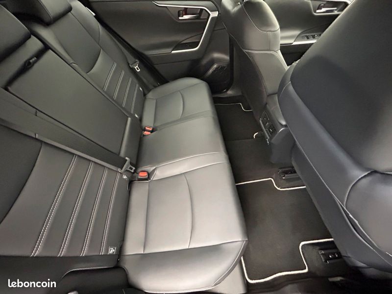 Toyota RAV4 Hybride 2WD Dynamic Business (image 23)