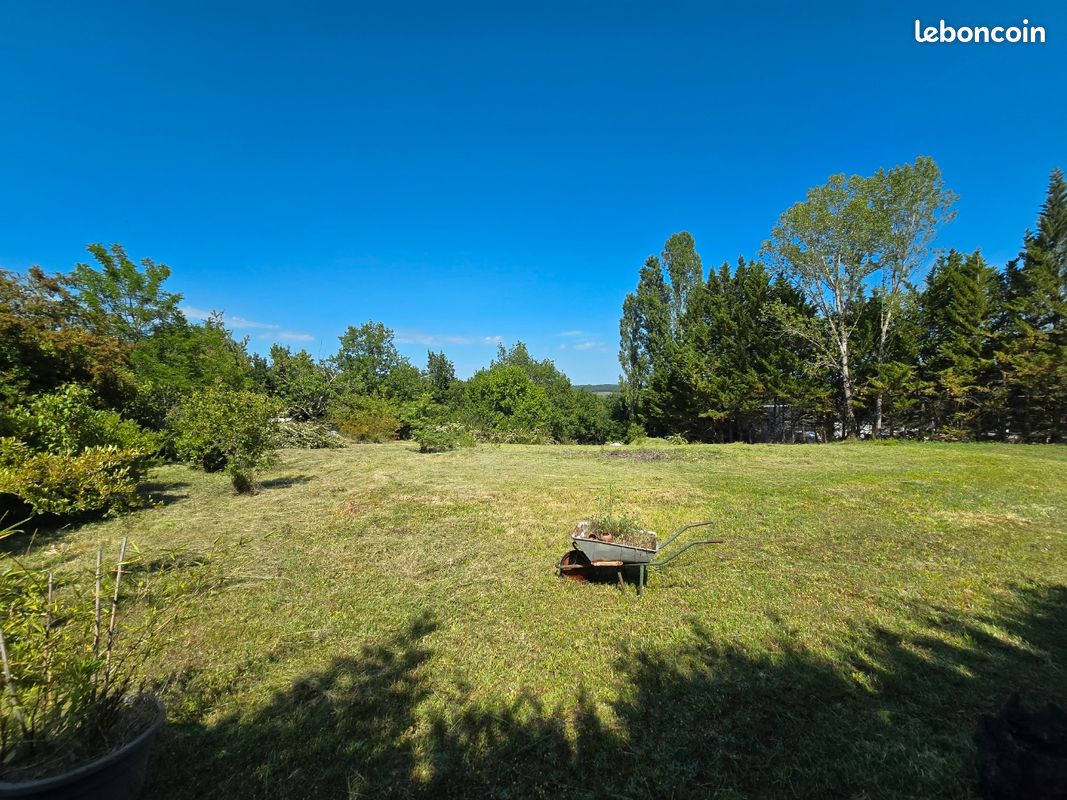 Terrain boisé 8000m2 (1729m2 constructible + 6271m2 de bois) constructible + 6271m2 de bois) · à Monclar-de-Quercy · 59 000 €