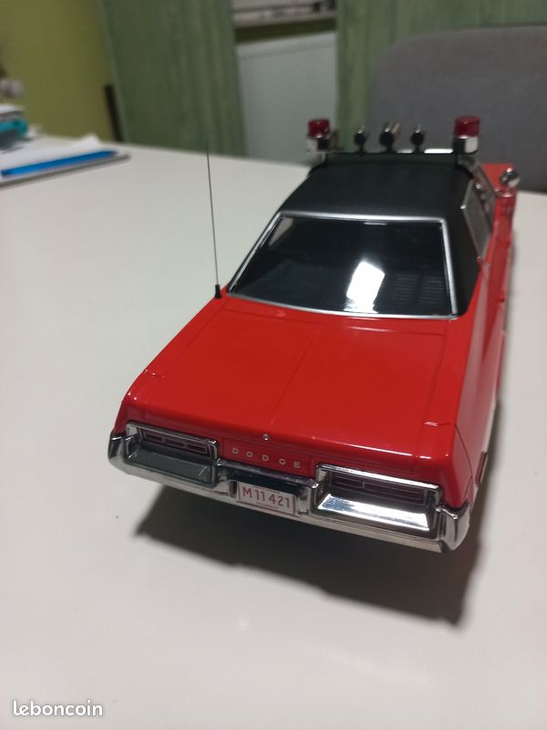 Voiture De Collection Dodge Monaco 1974 - Miniature Minichamps 1/43 - Couleur Dorée - Occasion En Bon état