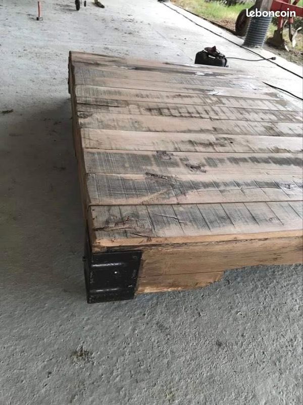 Table basse chêne sur roulettes (image 1)