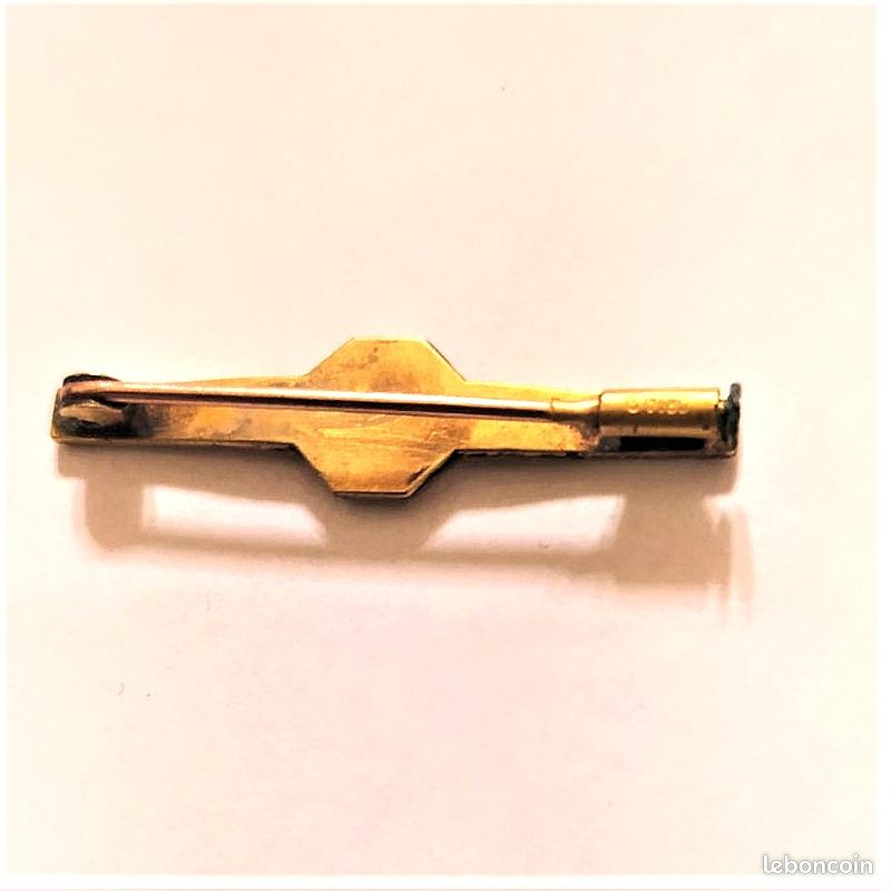 ANCIENNE BROCHE PLAQUE OR AVEC DES PIERRES AU CENTRE BIJOUX JEWEL