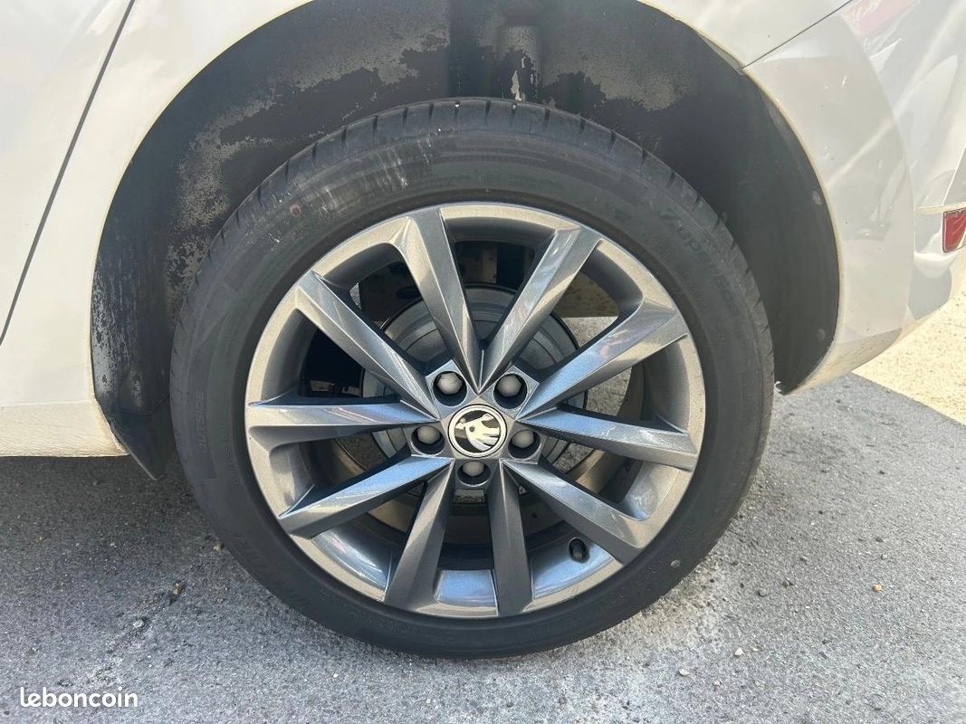 Skoda Fabia 1.0 L MPI 60 CH EDITION / GARANTIE 6 MOIS (image 10)