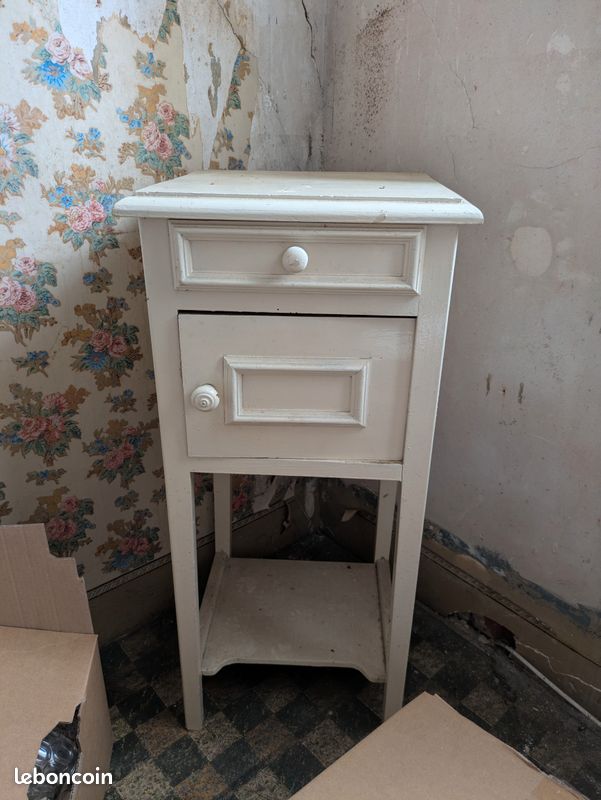 Table de chevet (image 1)