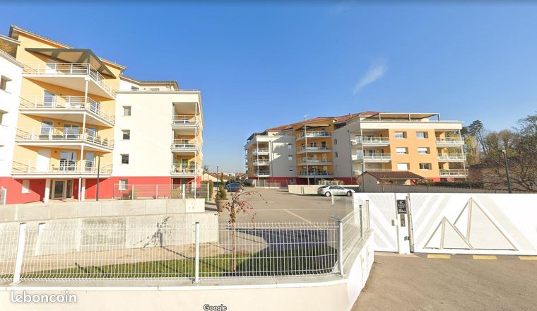Garage / box 11 m² CHARNAY LES MACON