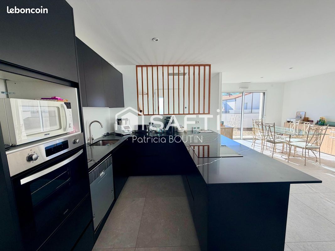 Maison 6 pièces 128 m² · à Coulon · 128 m² · 335 000 €