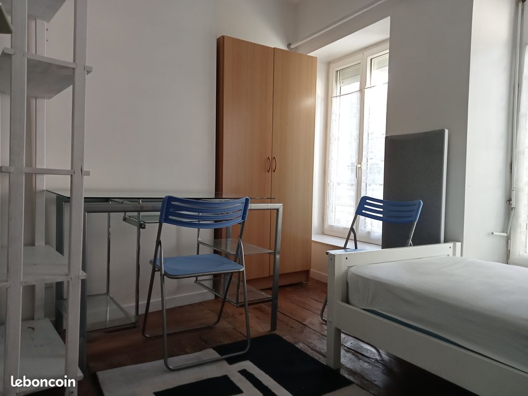 Appartement 1 pièce 15 m² · à Angoulême · 15 m² · 335 €