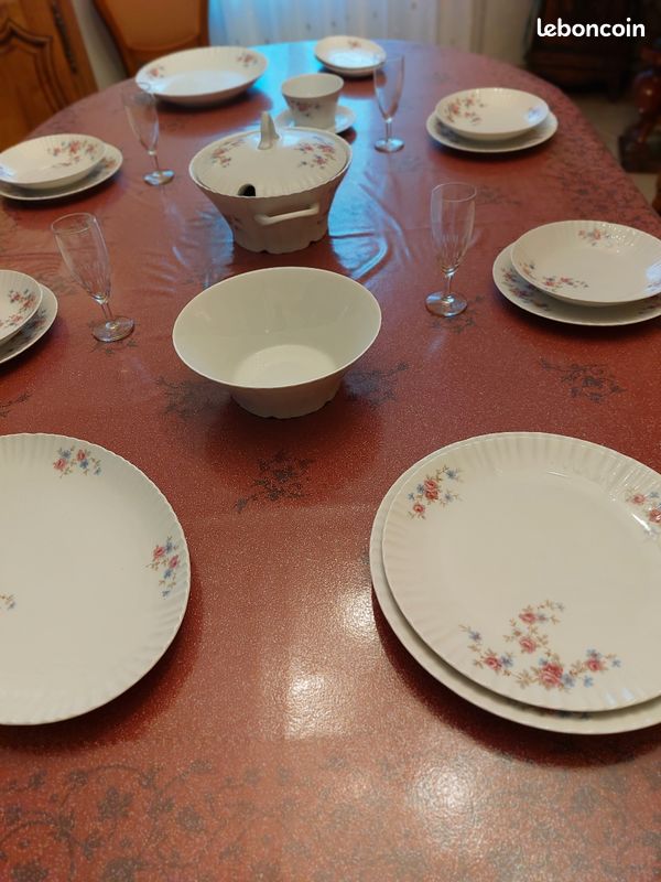 Service 57 pièces en porcelaine (image 1)
