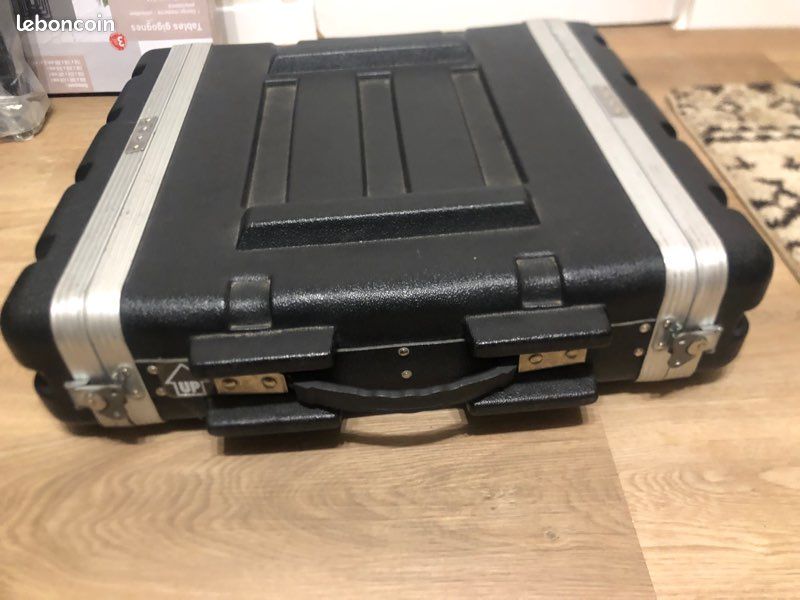 2 x Behringer Ultragain ADA8200 + flightcase 2u (image 5)