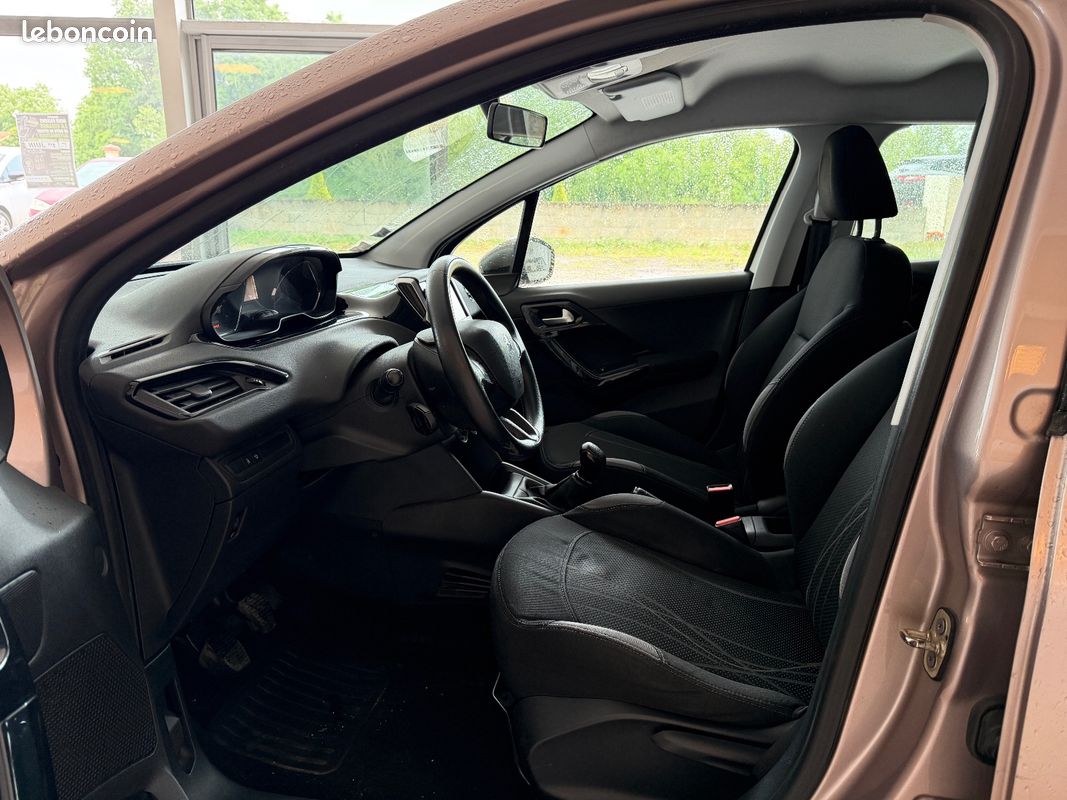 PEUGEOT 208 BUSINESS R' 1.6 E-HDi 92 FAP BVM5 BLUE LION BUSINESS R' (image 9)