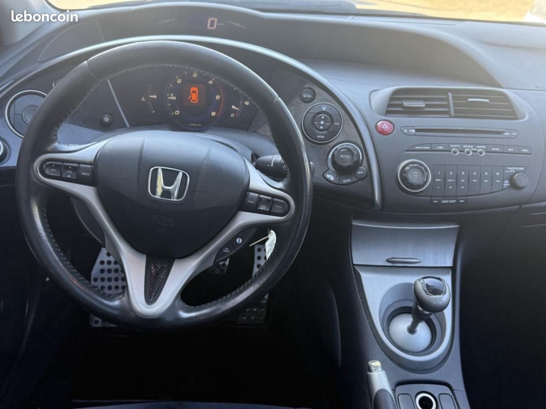 Honda Civic 2.2 i-CTDI 140cv Executive (image 9)
