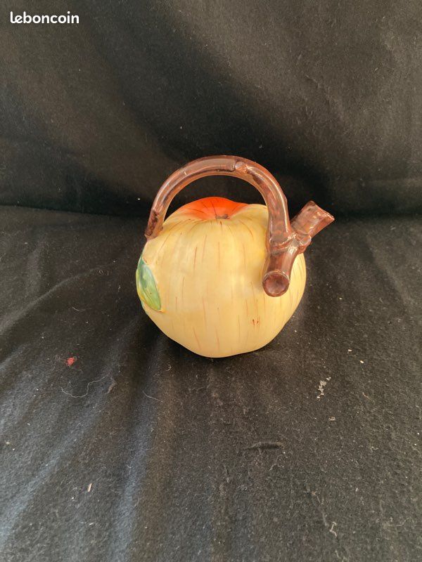 Petit pichet barbotine en forme de pomme (image 2)
