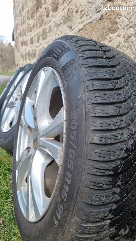4 jantes aluminium 16" 5x112 ET42 + pneus hiver 205/55 R16 (Kumho / Nexen) (image 2)