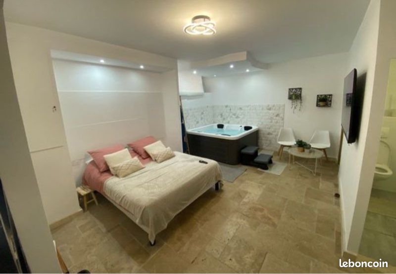 Local commercial 1 pièce 55 m² · à Saint-Jean-de-Védas · 55 m² · 17 000 €