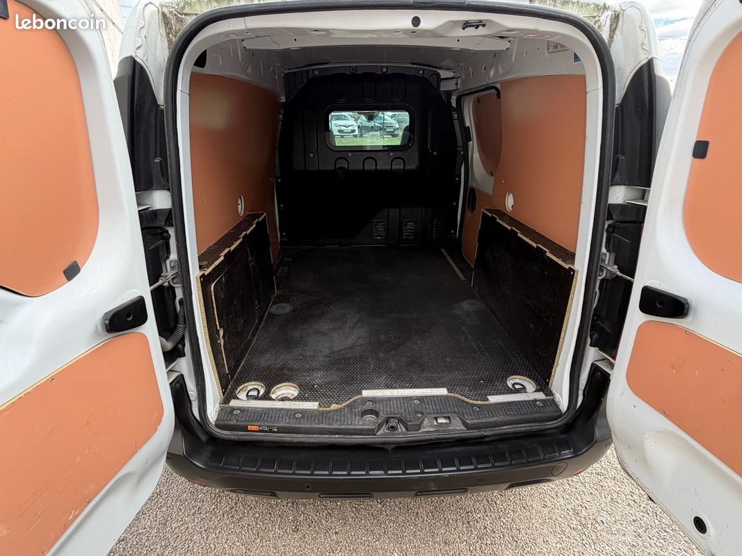 RENAULT Express Van (K67) 1.5 DCI 95 CH S&S / TVA RECUPERABLE / Reprise possible (image 6)
