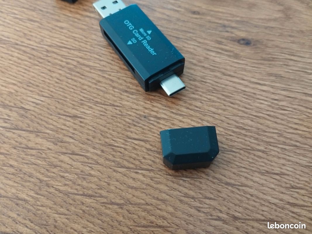 Clé USB lecteur carte SD et micro SD noire (image 2)