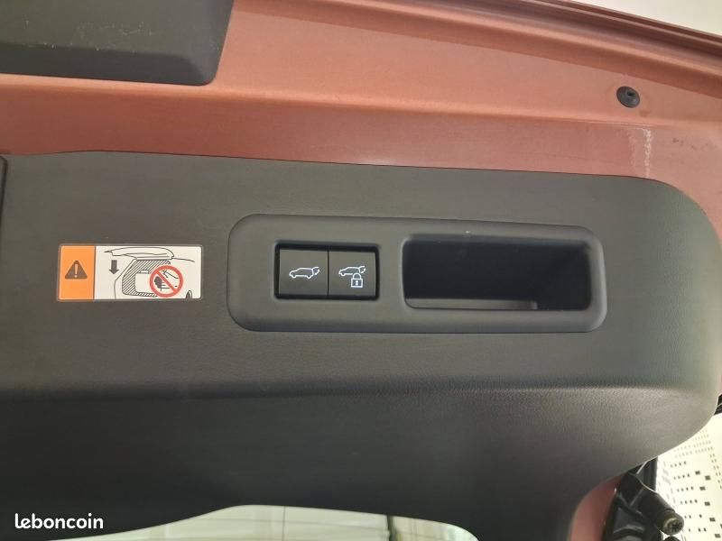 Lexus LBX 1.5 136ch Cool 2WD (image 8)