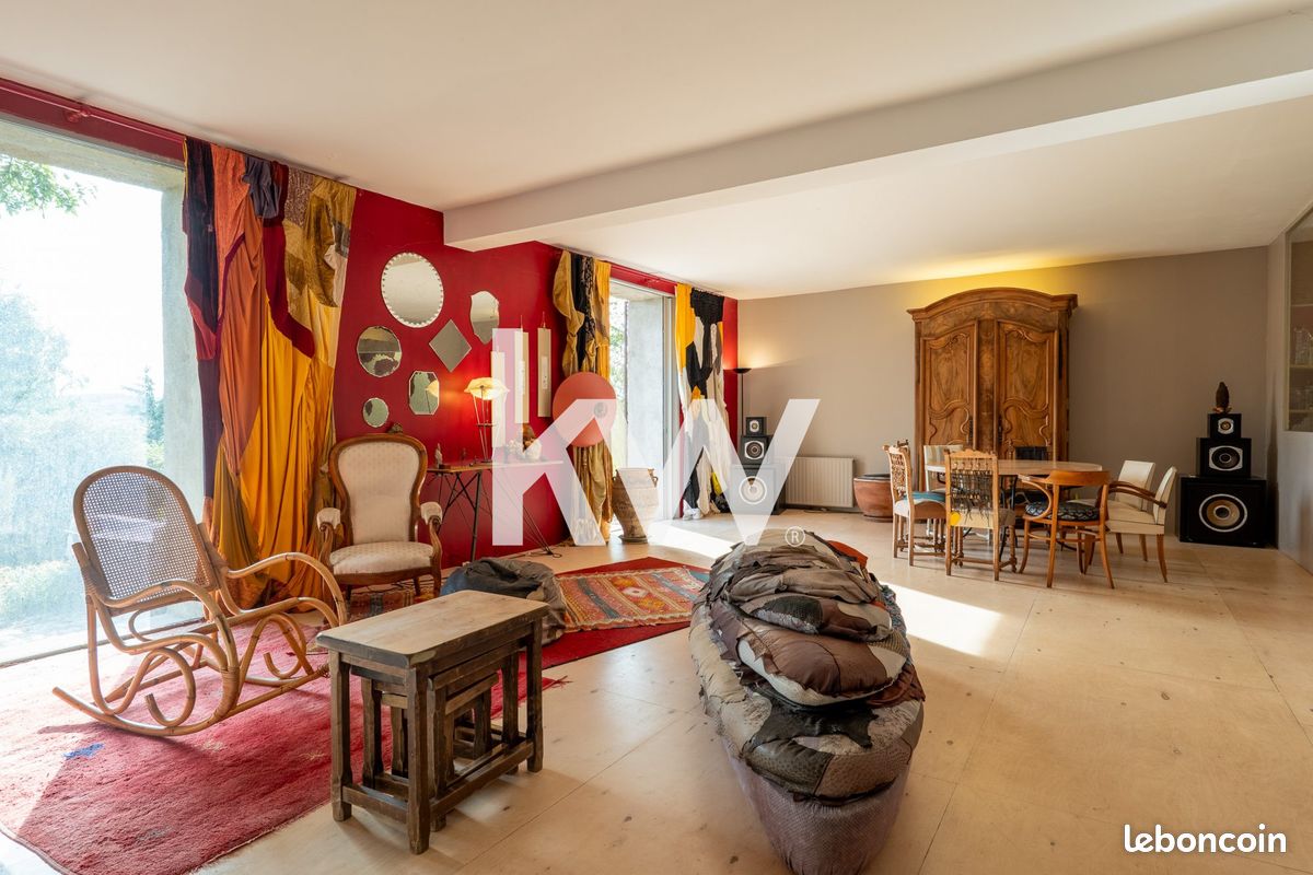 Maison 7 pièces 320 m² · à Roche-la-Molière · 320 m² · 410 000 €