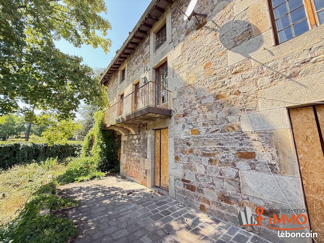 Maison 11 pièces 247 m² · à Sorbiers · 247 m² · 189 000 €
