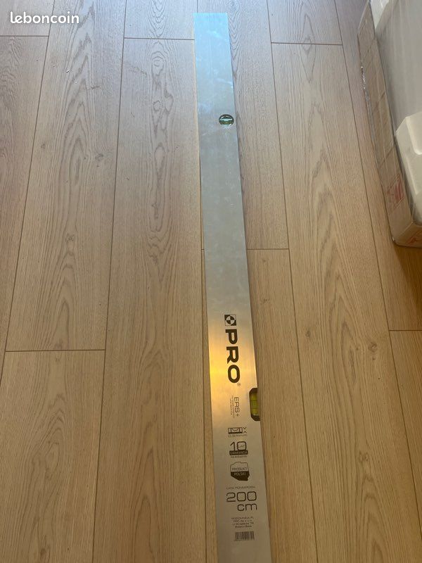 Règle niveau à bulle 2m PRO alluminium (image 1)