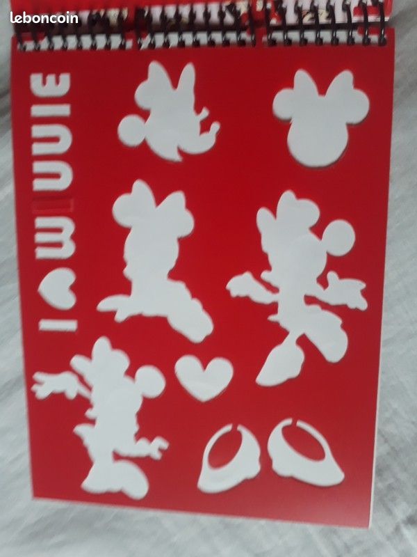 Carnet coloriage + pochoirs + stickers - Minnie - Disney (image 5)