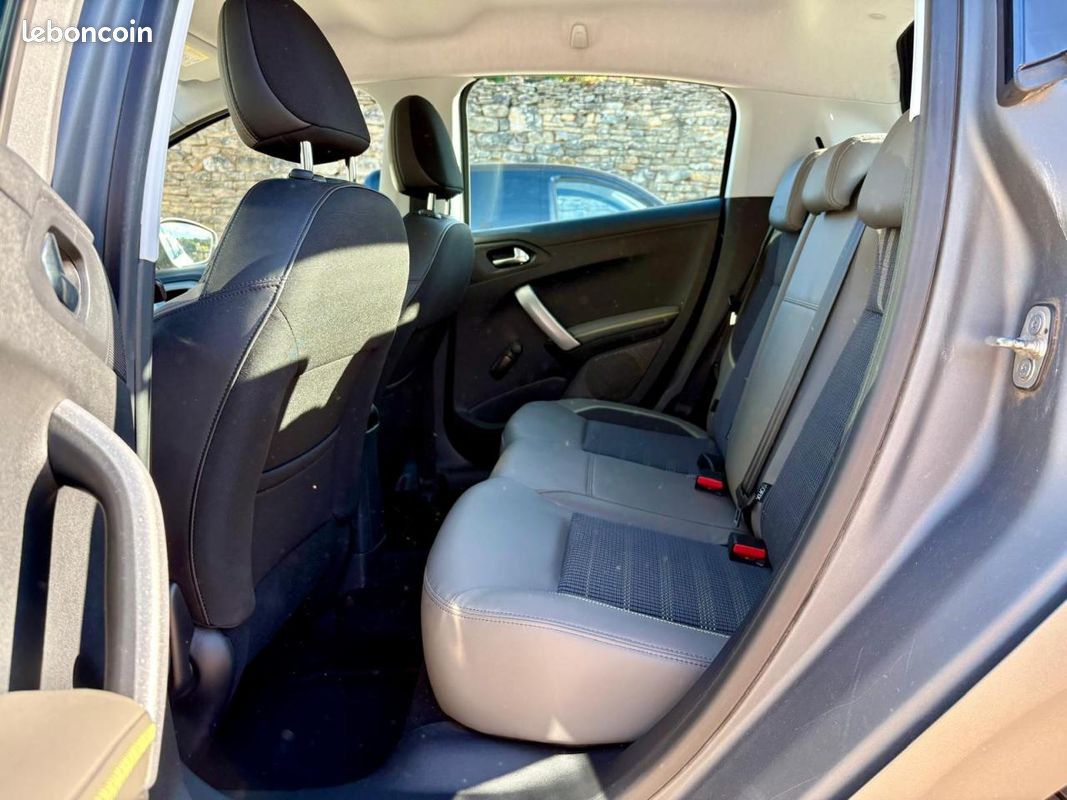 PEUGEOT 208 1.6 BlueHDi S&S - 100 ch Pack Lime Yellow Active PHASE 2 (image 18)