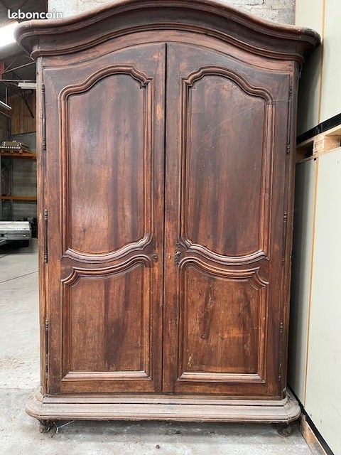 Armoire en noyer (image 1)