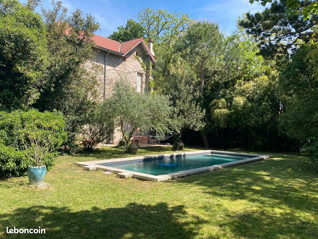 Maison 8 pièces 136 m² · à Romans-sur-Isère · 136 m² · 279 000 €