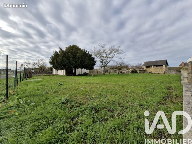 Terrain 883 m² Saint-Martin-de-Sanzay