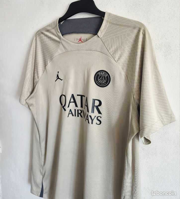 Maillot Paris Saint-Germain x Jordan beige clair, col rond, logos Jumpman et PSG taille XL (image 2)