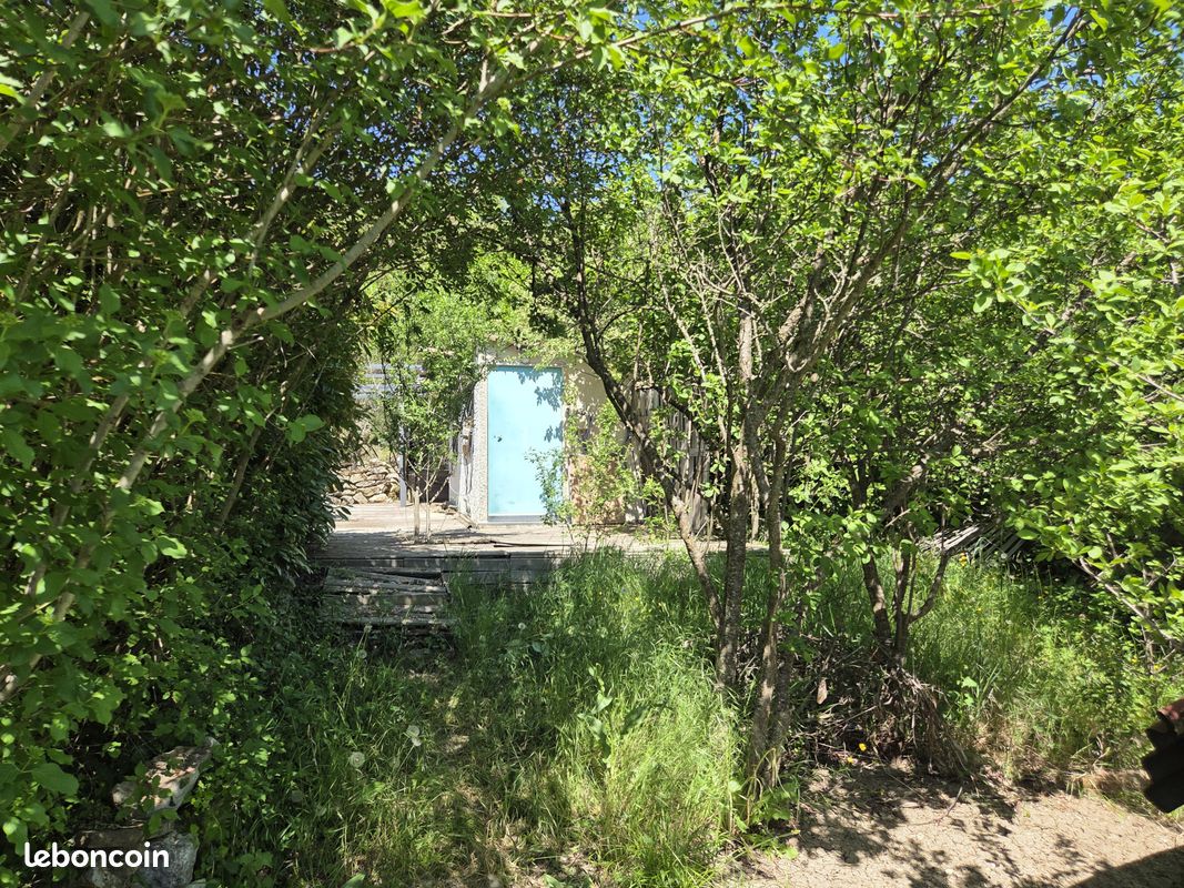 Local commercial 11 m² · à La Motte-Chalancon · 11 m² · 79 000 €