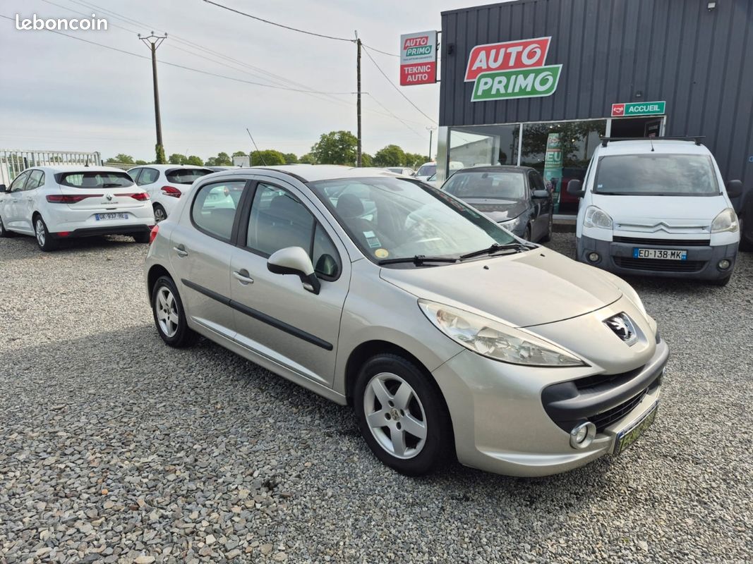 Peugeot 207 1.4 HDi 70 cv (image 1)