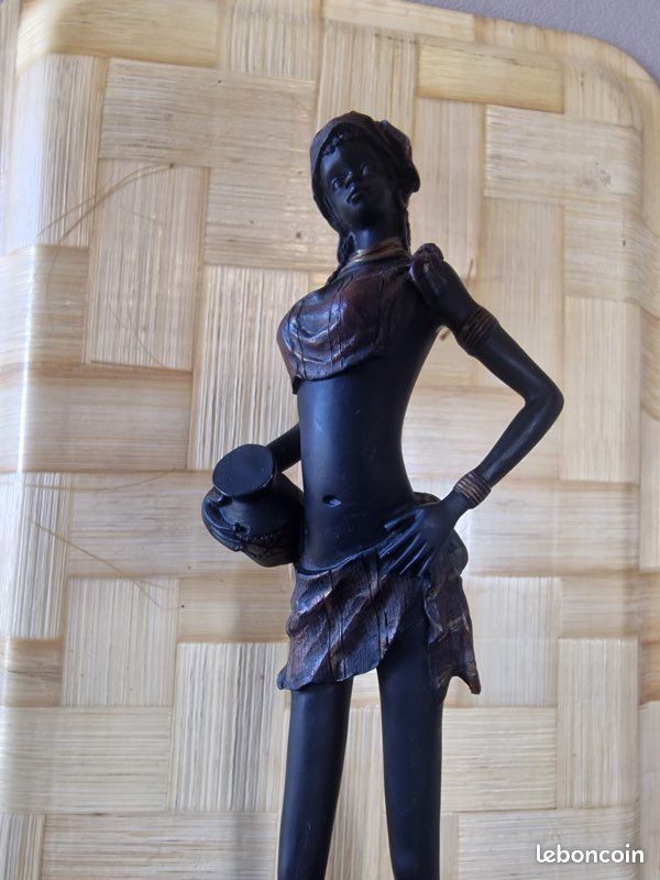 Fockety Statues Africaines pour la Décoration de la Maison, Sculpture Africaine en Résine Femme Figurine Femme Tribale Statue, Art Décoratif de Collection Ornements pour la Maison