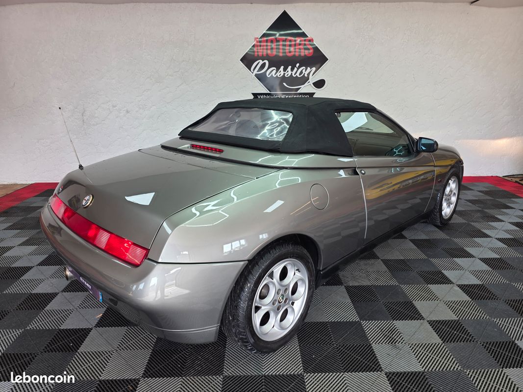 Alfa romeo spider 2.0 ts (image 4)