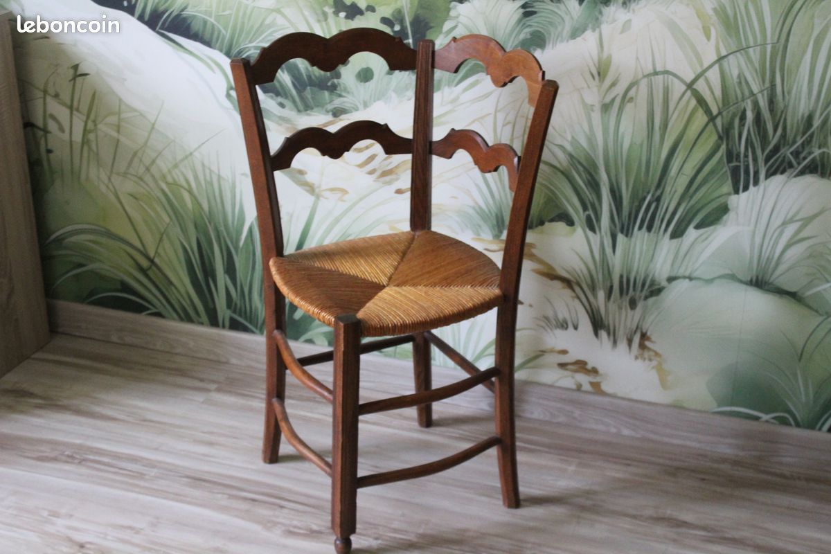 Chaise ancienne d'angle (image 1)
