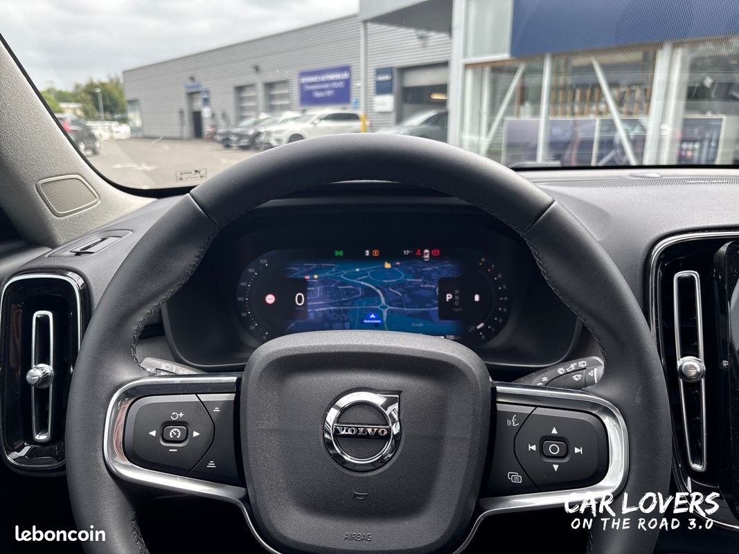 VOLVO XC40 B3 163 ch DCT7 Lounge Edition (image 12)