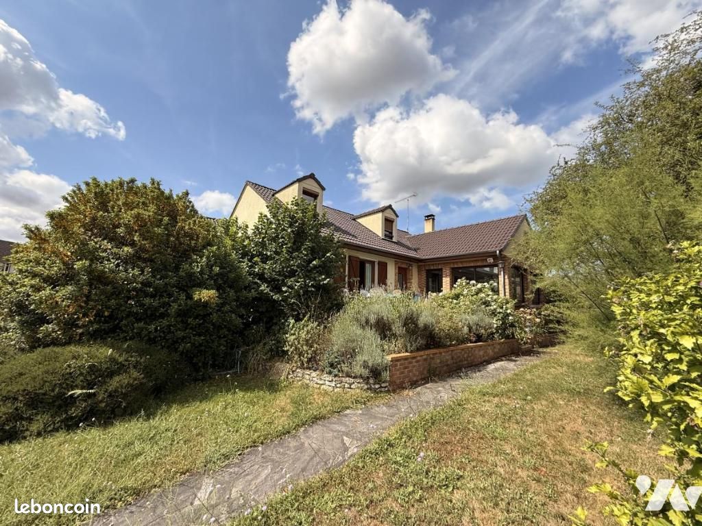Maison 7 pièces 162 m² · à La Chapelle-Saint-Sépulcre · 162 m² · 148 000 €