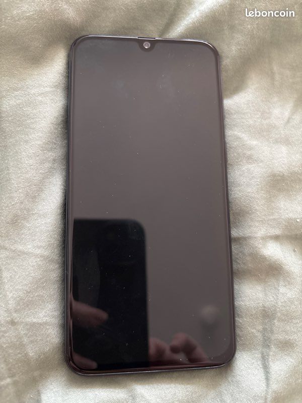 Samsung Galaxy A40 état neuf (image 5)