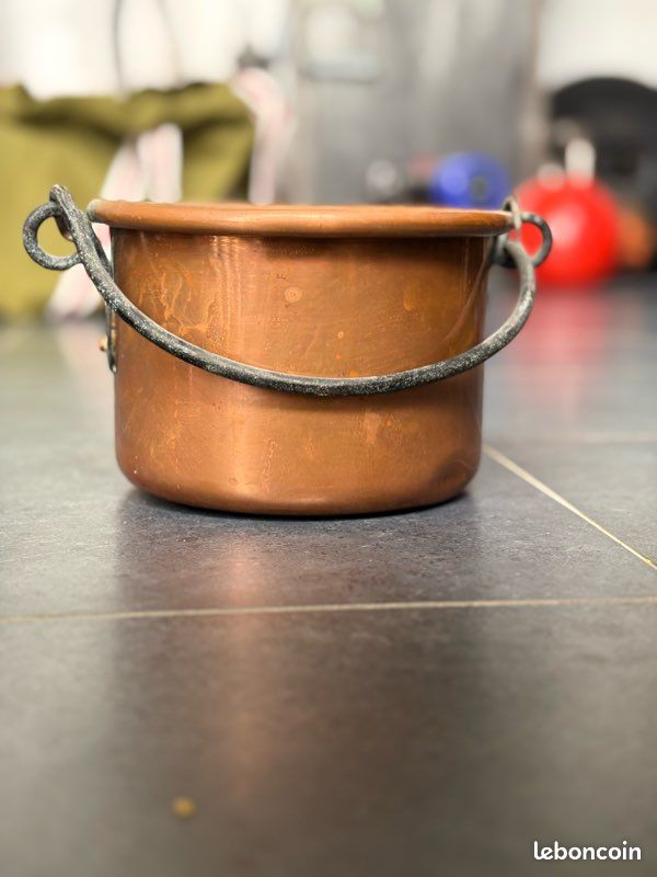 Chaudron en cuivre ancien – diamètre 17/18 cm (image 2)