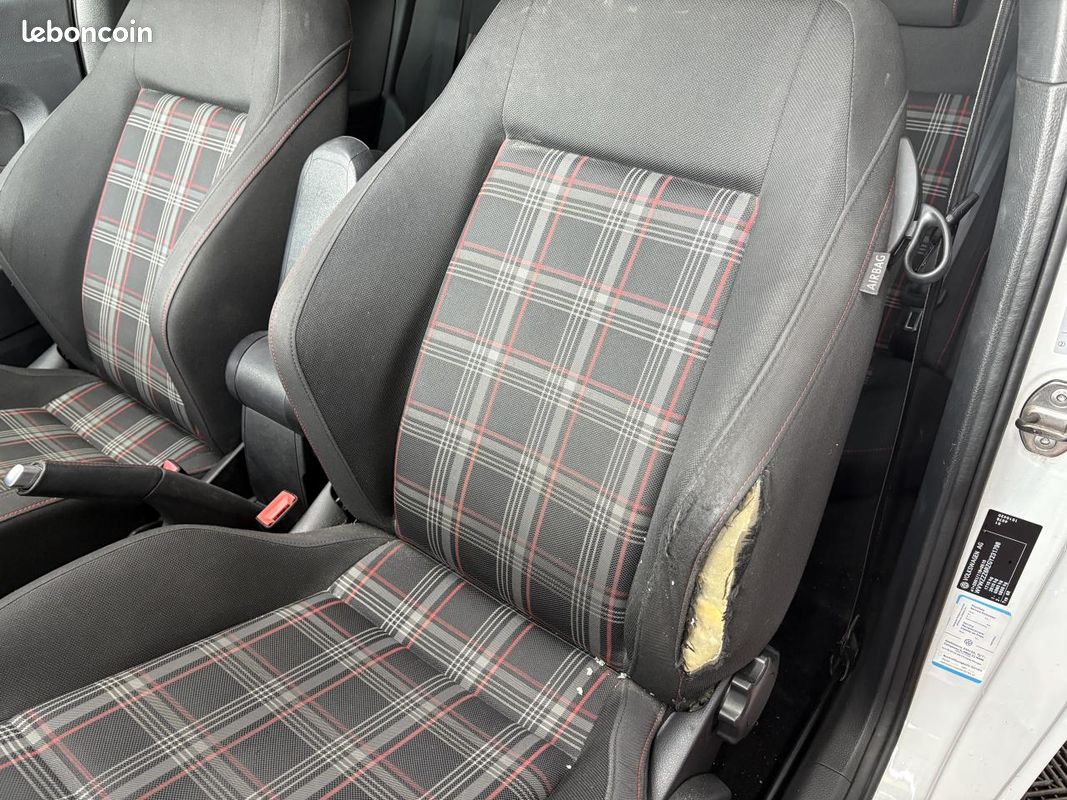 VOLKSWAGEN POLO 1.8 TSI 190 BLUEMOTION GTI ( toit ouvrant ) (image 26)