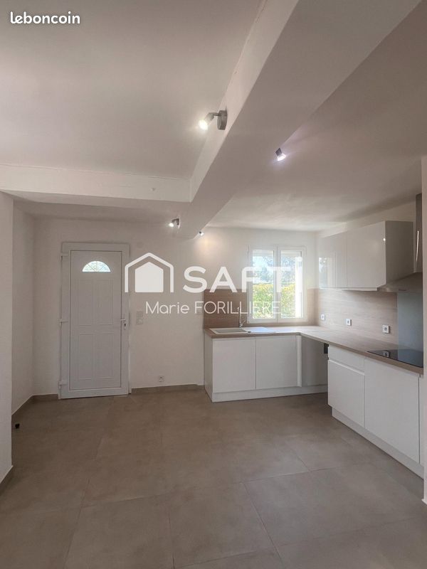 Maison 4 pièces 160 m² · à Saint-Médard-de-Guizières · 160 m² · 262 000 €