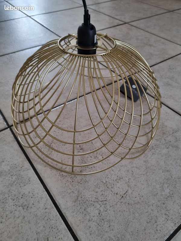 Suspension métal (image 1)