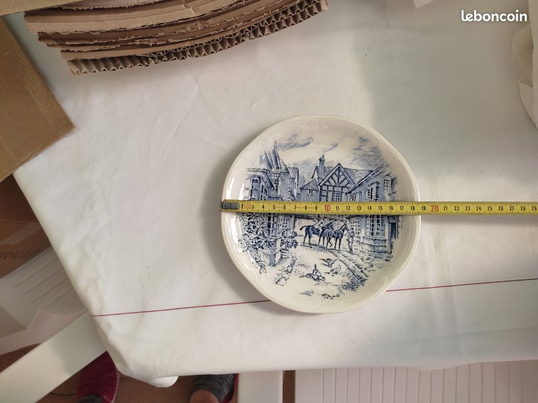 Assiettes Faïencerie de GIEN, GIEN collection, Thème de la chasse à courre de couleur bleu (image 8)