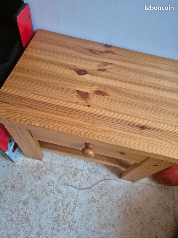 Table de nuit (image 1)