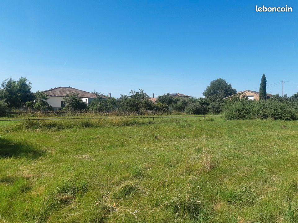 Terrain 1300 m² · à Gagnac-sur-Garonne · 145 000 €